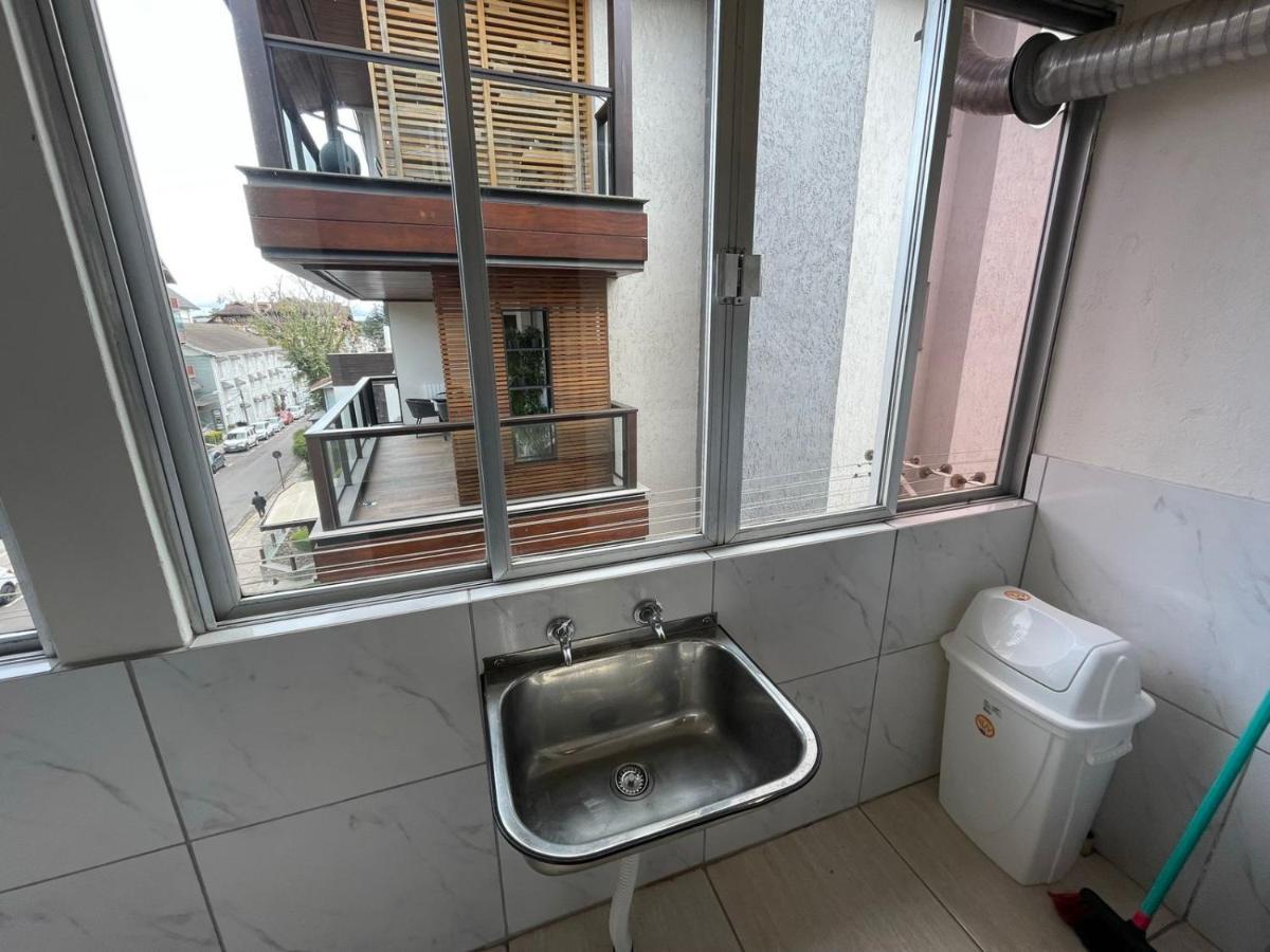 Apartamento Para 9 Pessoas - Blumenhaus 201 - Uma Quadra Da Rua Coberta! グラマド エクステリア 写真